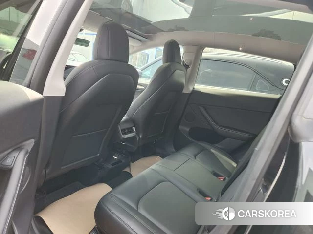 Tesla Model Y 2022 Черный из Китая, фото 5