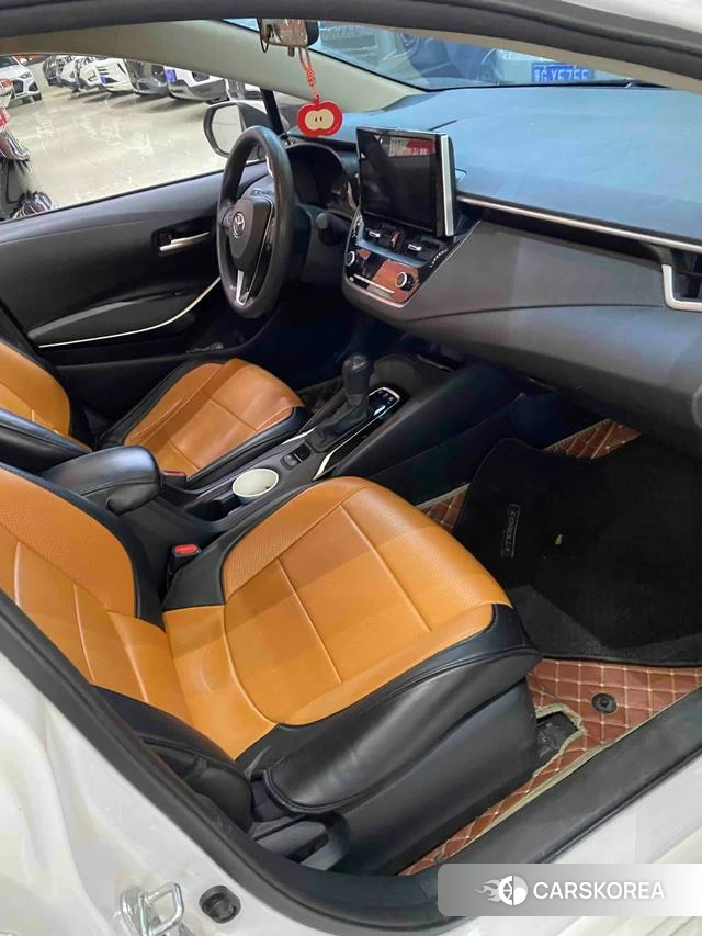 Toyota Corolla 2023 Белый из Китая, фото 4