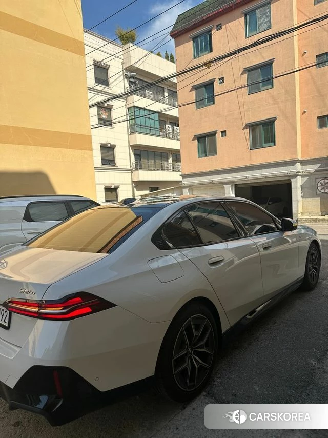 BMW 5 Series (G60) 2025 Белый из Кореи, фото 6