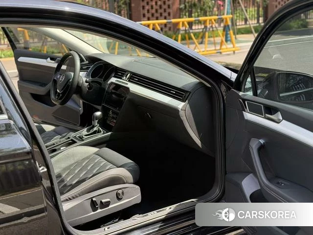 Volkswagen Magotan PHEV id 4299803 из Китая 7