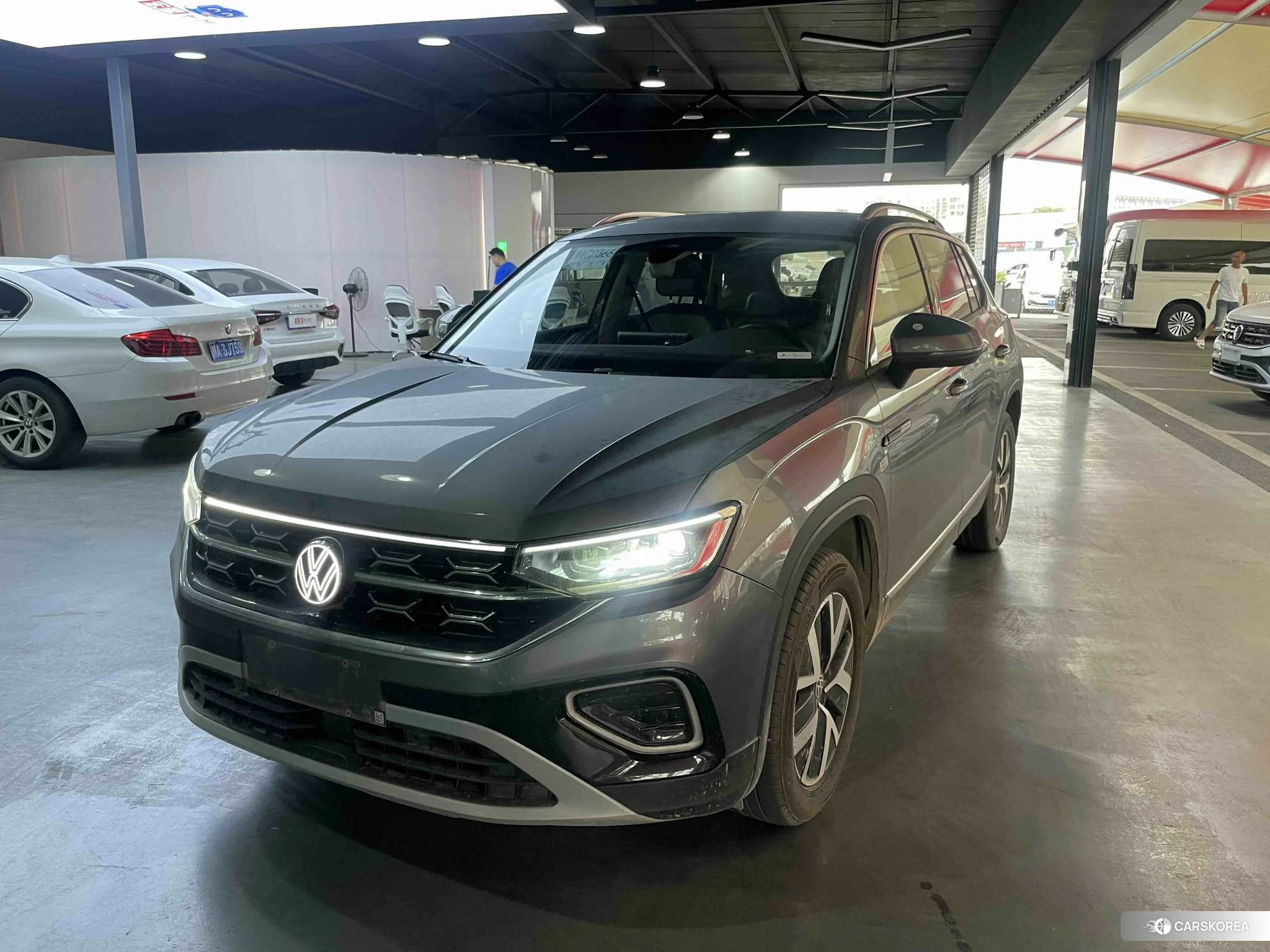 Volkswagen Tanyue 2023 Темно-серый из Китая, фото 4