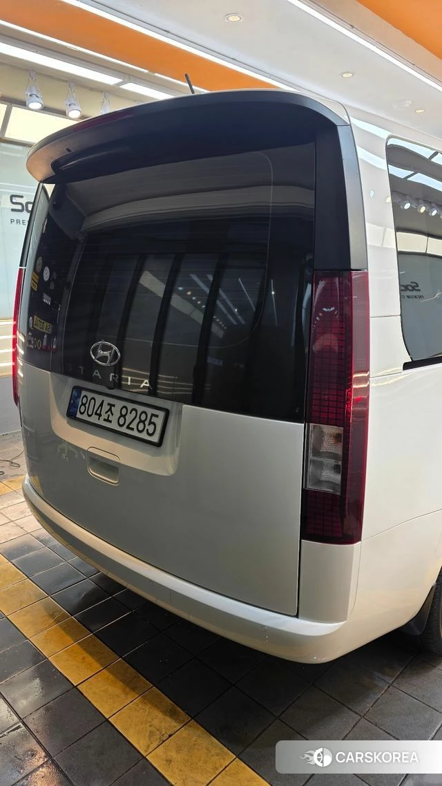 Hyundai Staria 2023 Белый из Кореи, фото 4