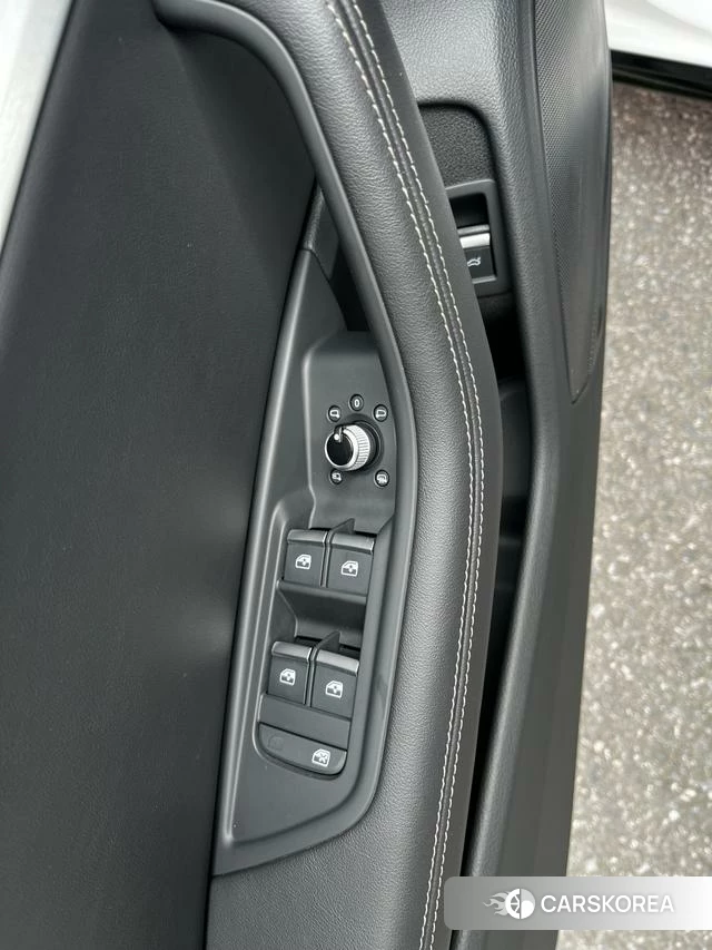 Audi A4L id 3944951 из Китая 16