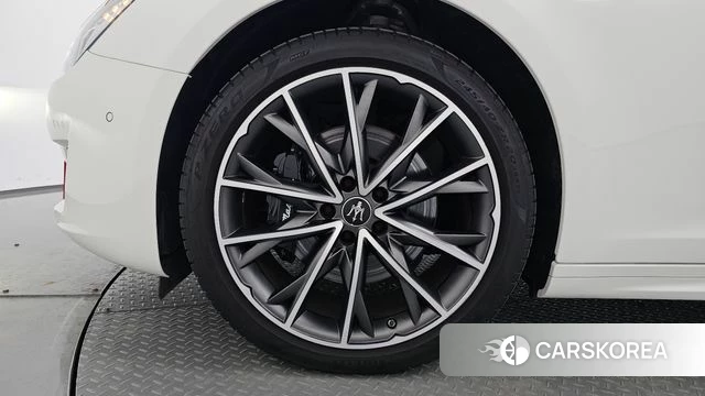 Maserati Ghibli id 4322546 из Кореи 27