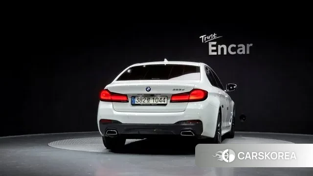 BMW 5 Series (G30) id 3433138 из Кореи 14