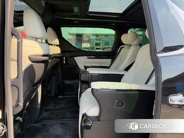 Lexus LM id 4259681 из Китая 17