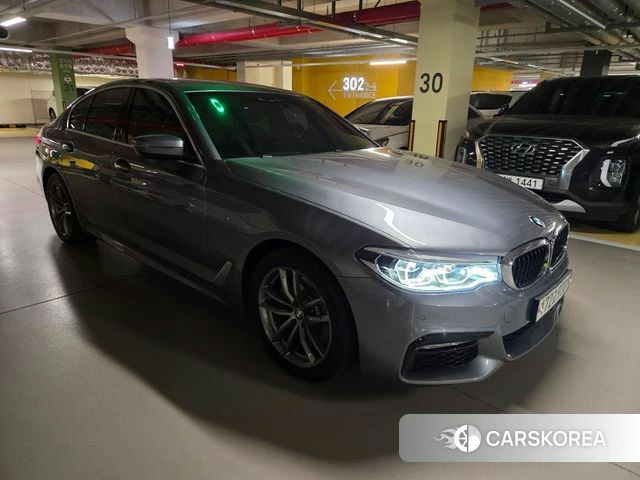 BMW 5 Series (G30) 2018 Серебристо-серый из Кореи, фото 4