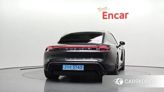 Porsche Taycan id 3305773 из Кореи 14