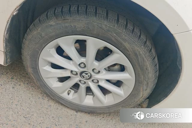 Toyota Corolla id 4278945 из Китая 11