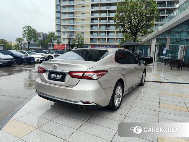 Toyota Camry 2024 Серебристо-серый из Китая, фото 4