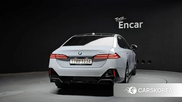 BMW 5 Series (G60) id 3838288 из Кореи 14