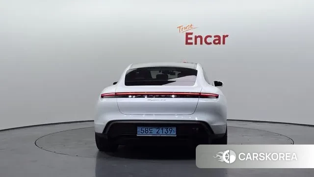 Porsche Taycan id 3017781 из Кореи 14