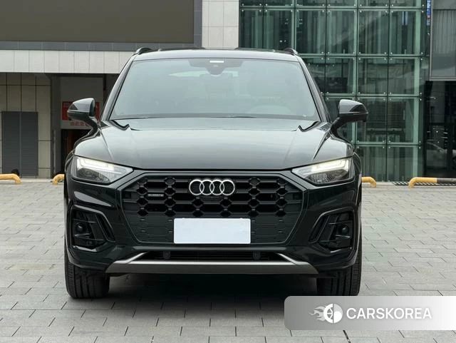 Audi Q5L 2024 Черный из Китая, фото 4