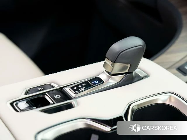 Lexus LM id 3939360 из Китая 14