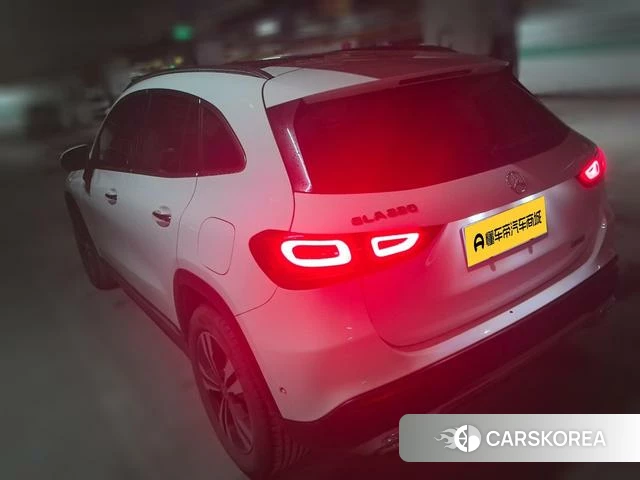 Mercedes-Benz GLA 2023 Белый из Китая, фото 4