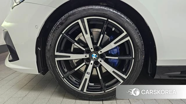 BMW 5 Series (G60) id 4623338 из Кореи 26
