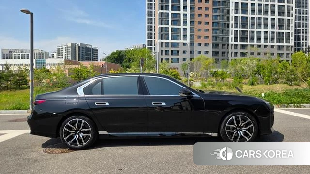 BMW 7 Series (G70) id 4335416 из Кореи 14