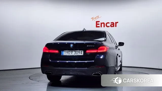 BMW 5 Series (G30) id 3702783 из Кореи 14