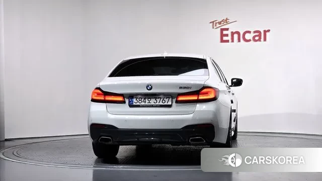 BMW 5 Series (G30) id 3410811 из Кореи 14