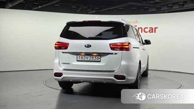 Kia The New Carnival id 4458954 из Кореи 14