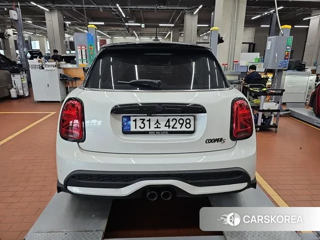Mini Cooper S 2023 Белый из Кореи, фото 4