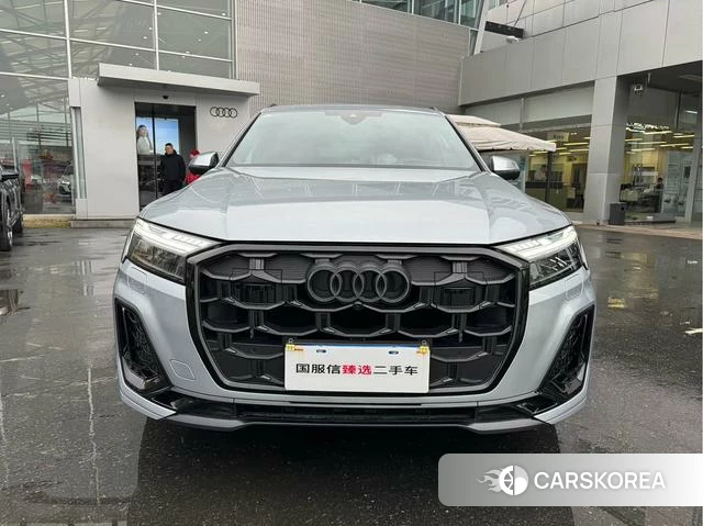 Audi SQ7 2024 Серебристо-серый из Китая, фото 4