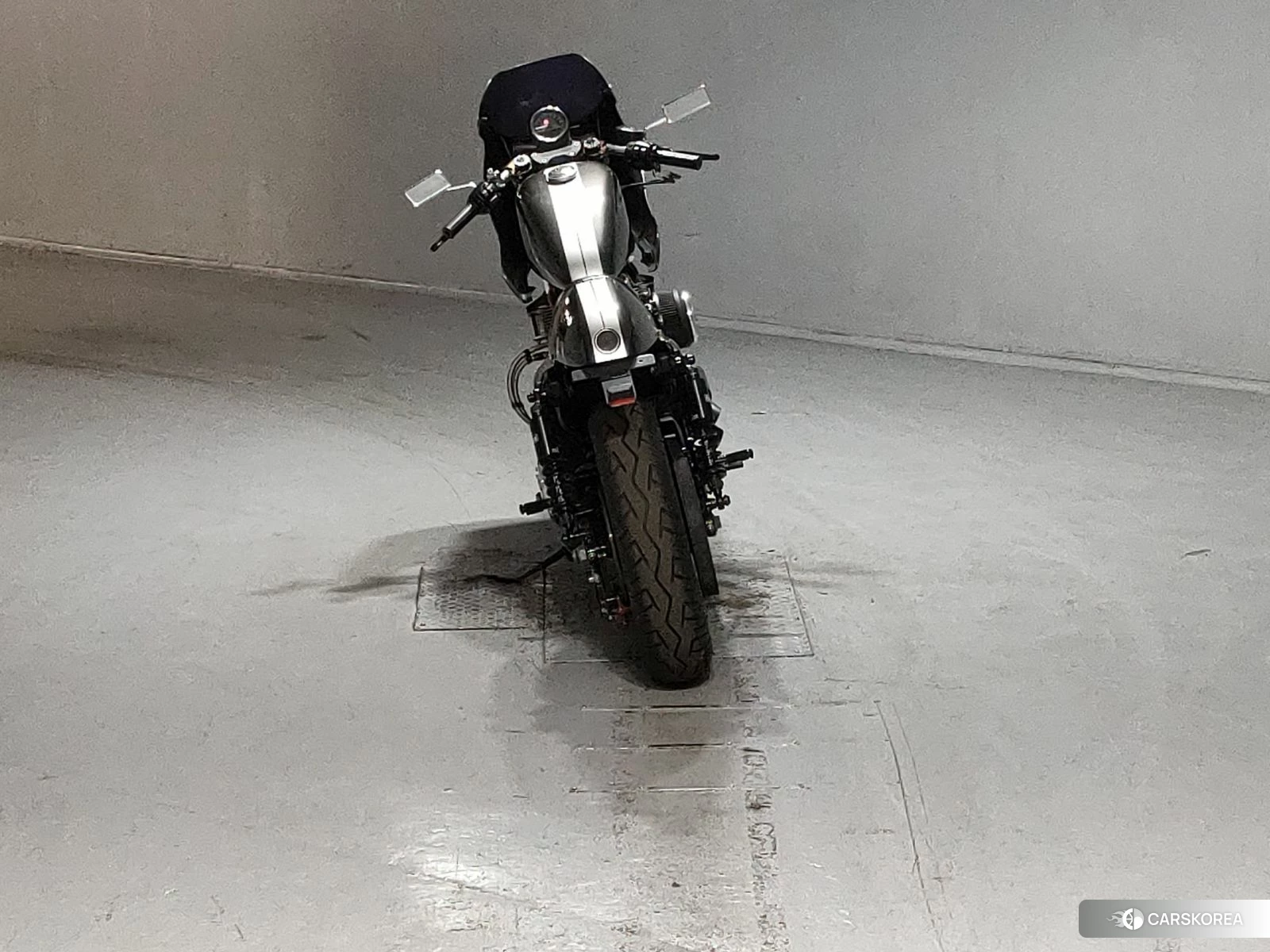 Harley-Davidson Sportster XL883N 2017 из Японии, фото 4