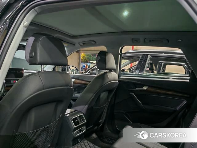 Audi Q5L 2021 Черный из Китая, фото 5