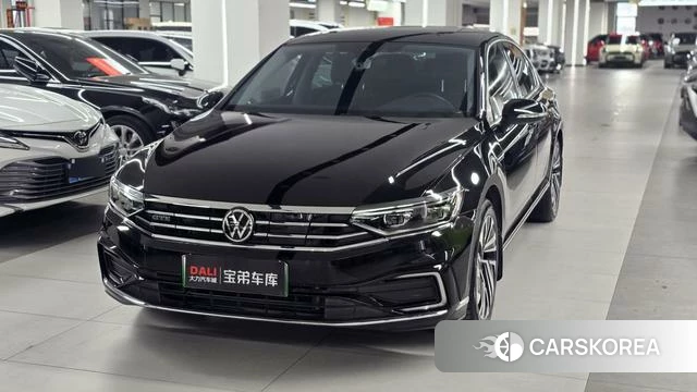 Volkswagen Magotan PHEV 2022 Черный из Китая, фото 4