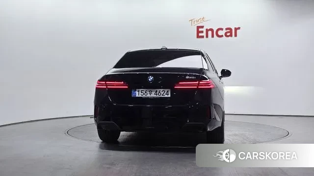 BMW 5 Series (G60) id 3517472 из Кореи 14