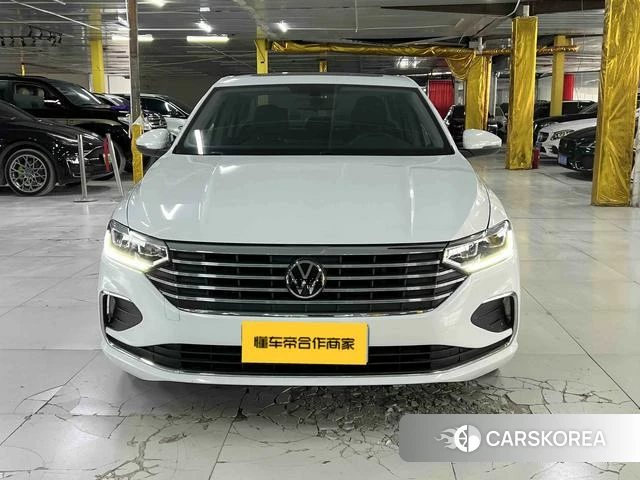 Volkswagen Lavida 2023 Белый из Китая, фото 4