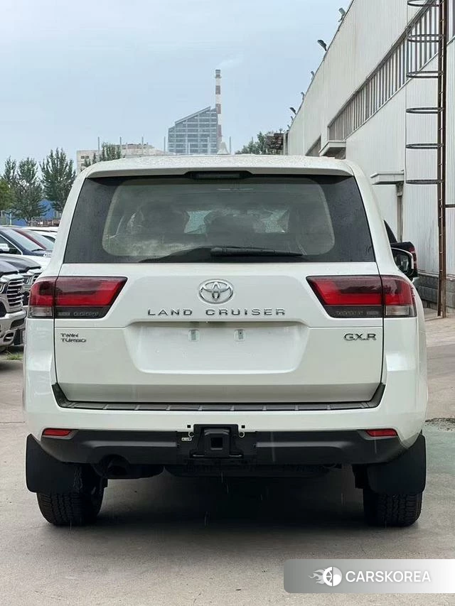 Toyota Land Cruiser (imported) 2025 Белый из Китая, фото 4