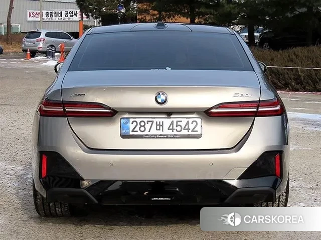 BMW 5 Series (G60) id 3619716 из Кореи 14