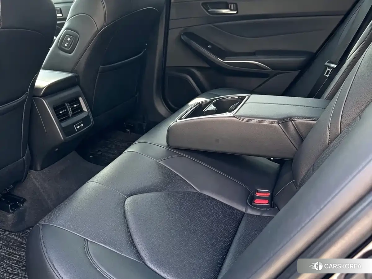 Toyota Avalon 2024 Черный из Китая, фото 5