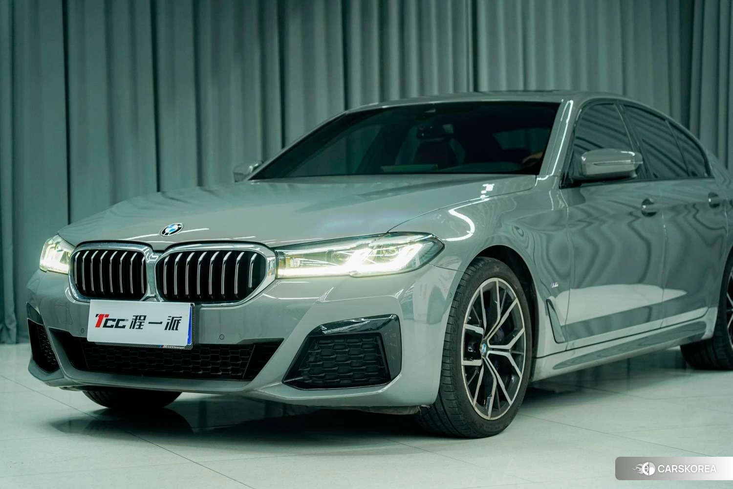 BMW 5 series (imported) 2021 Темно-серый из Китая, фото 4
