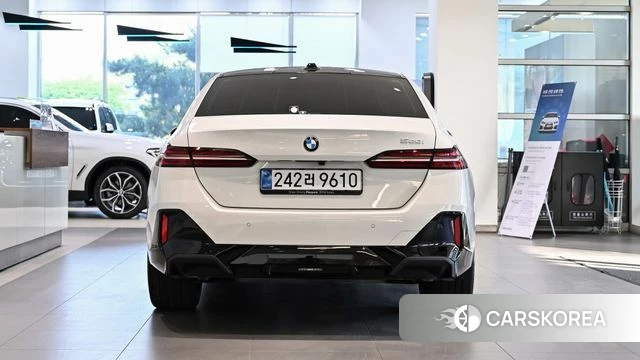 BMW 5 Series (G60) id 4206483 из Кореи 14