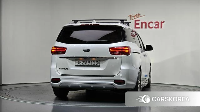 Kia The New Carnival id 4430512 из Кореи 14