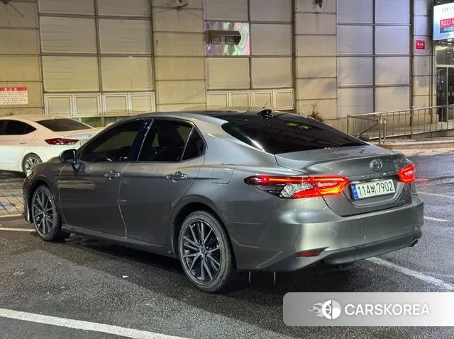 Toyota Camry (XV70) 2022 Серый из Кореи, фото 4