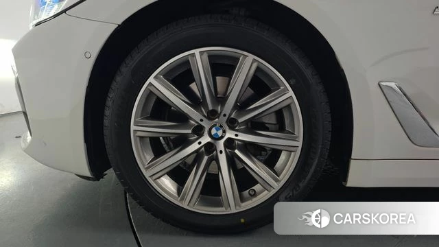 BMW 5 Series (G30) id 3936947 из Кореи 14