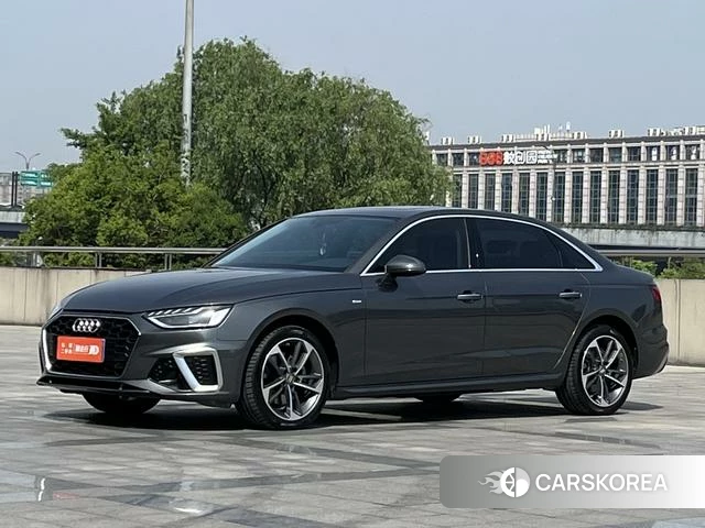 Audi A4L 2021 Темно-серый из Китая, фото 4