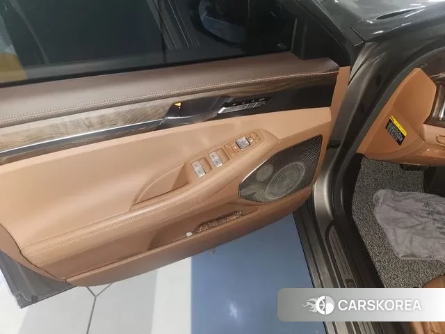 Genesis G90 id 3060454 из Кореи 8