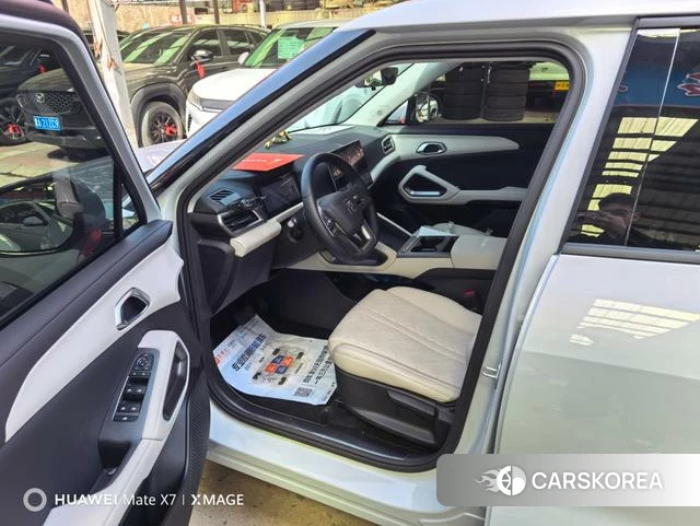 BYD Yuan UP 2025 Белый из Китая, фото 4