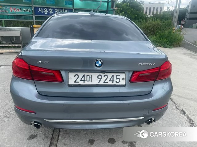BMW 5 Series (G30) 2019 Серый из Кореи, фото 4