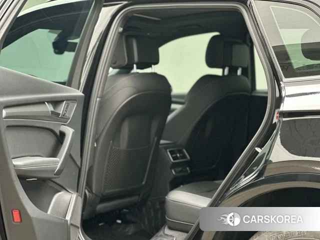 Audi Q5L 2023 Черный из Китая, фото 4