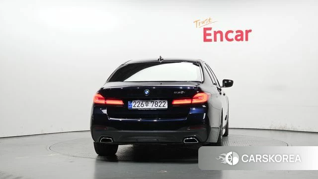 BMW 5 Series (G30) id 4249855 из Кореи 14