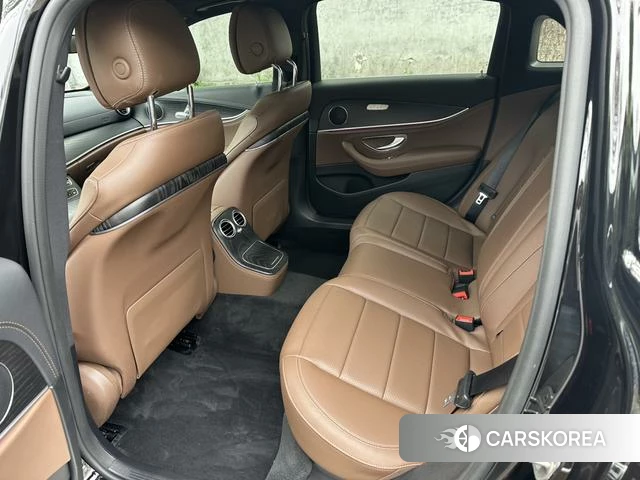 Mercedes-Benz E-class 2022 Черный из Китая, фото 4