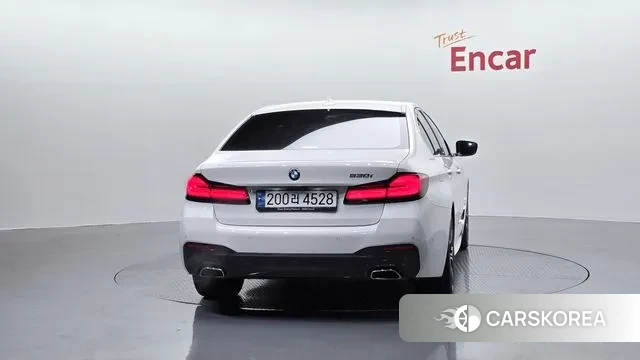 BMW 5 Series (G30) id 3740339 из Кореи 14