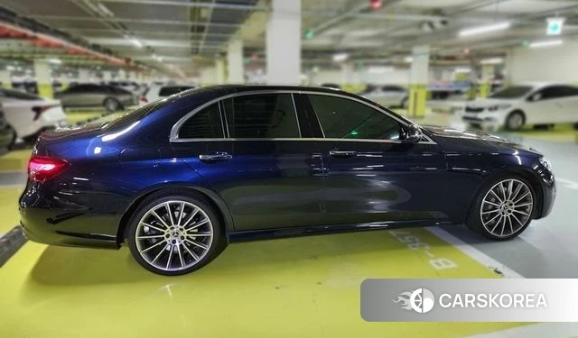 Mercedes-Benz E-Class W213 2022 Синий из Кореи, фото 4