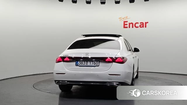 Mercedes-Benz E-Class W214 id 4230150 из Кореи 14