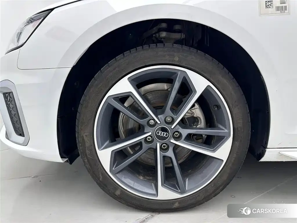 Audi A4L id 4548120 из Китая 25